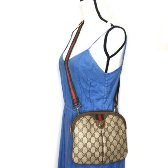 Authentic Gucci brown monogram coated canvas crossbody bag - Picture 5 of 16